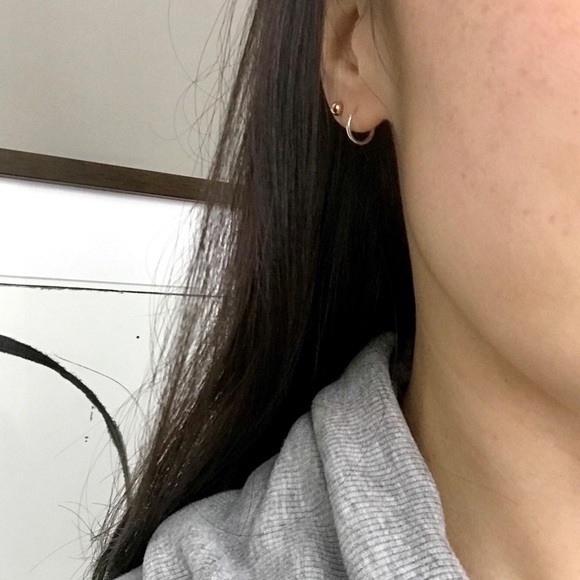 Silver mini hoop huggies - Picture 4 of 4